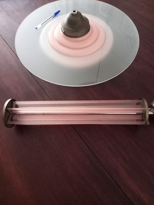 Candeeiro de tecto vintage, com vidro opalino rosa