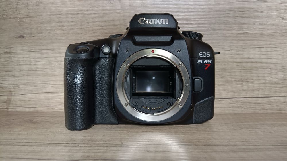 Плівкова камера Canon Elan 7