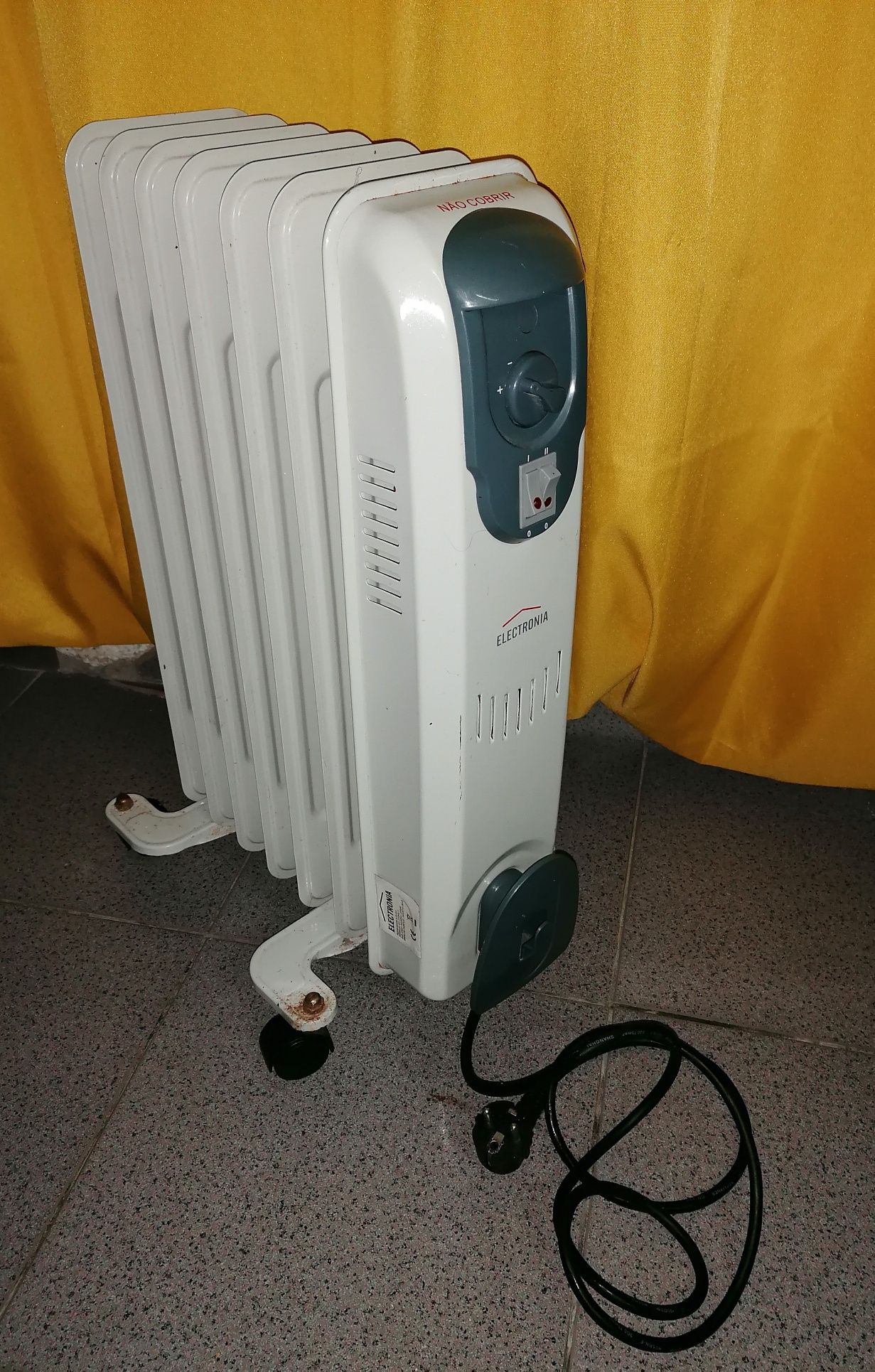 Aquecedor Óleo ELECTRÓNIA 1700W