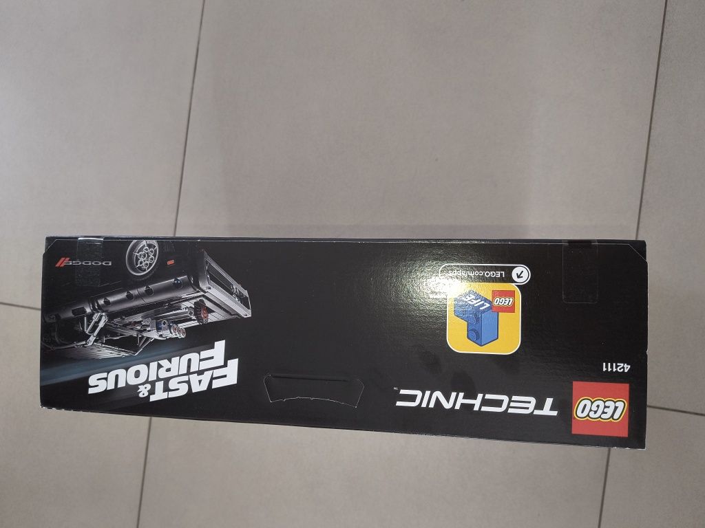 LEGO Technic Dom's Dodge Charger 42111