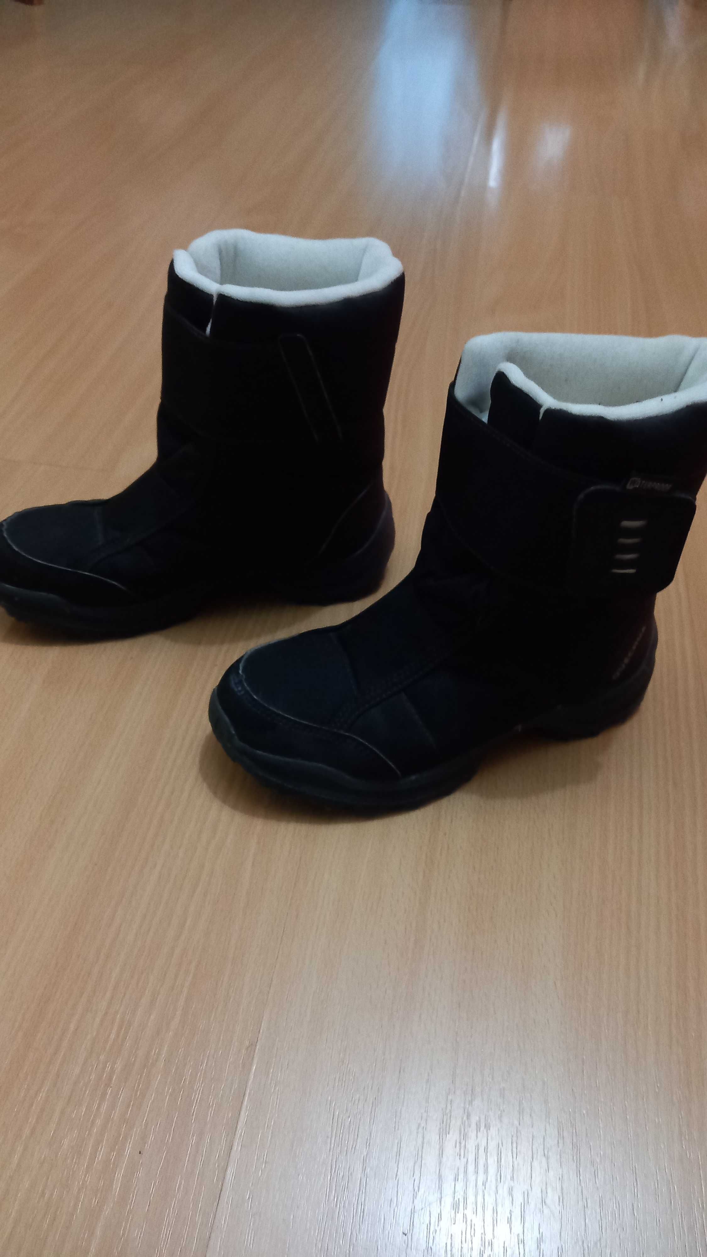 Botas de criança  para a neve