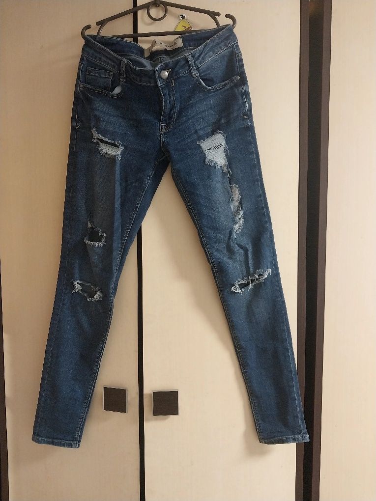 Рвані джинси,женские  джинсы