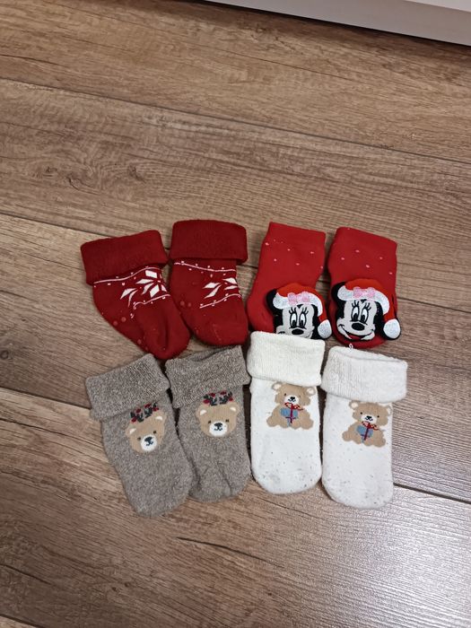 Świąteczne skarpety antypoślizgowe H&M 13/15 - 4 szt