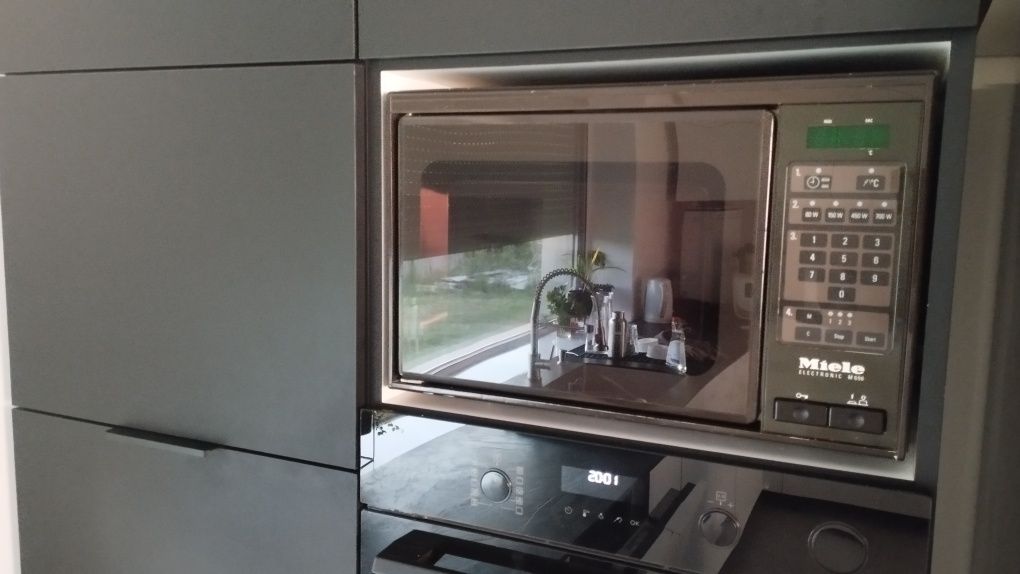 Mikrofala, mikrofalówka Miele electronic 696