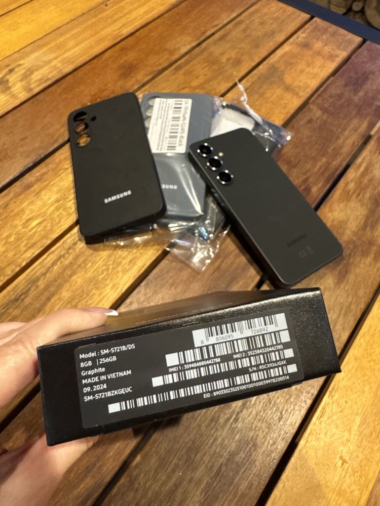 Смартфон Samsung Galaxy S24 FE 8/256 гб