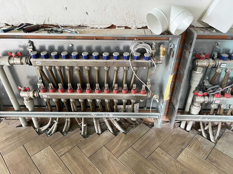 Продам сучасний будинок в мальовничому місці.