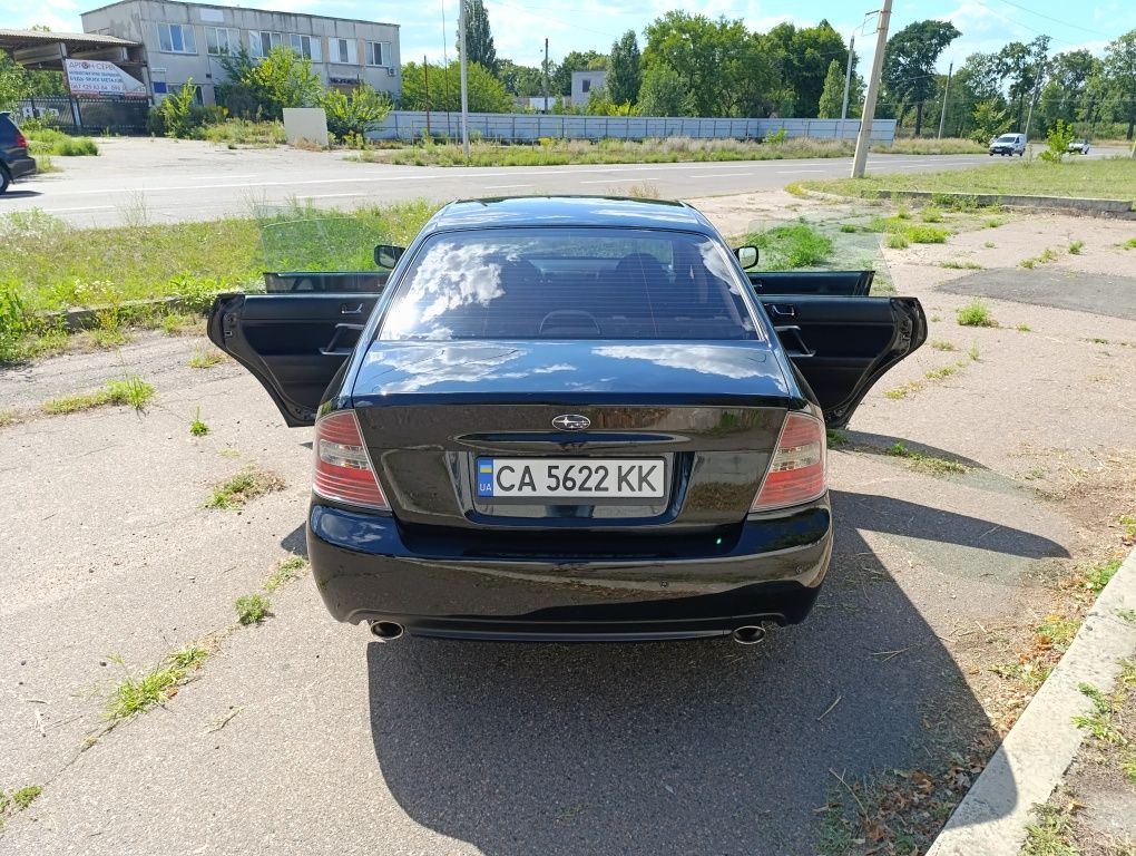 Subaru legacy автомат, повний привід, нова резина