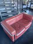 Sofa LC2 projektu Le Corbusiera