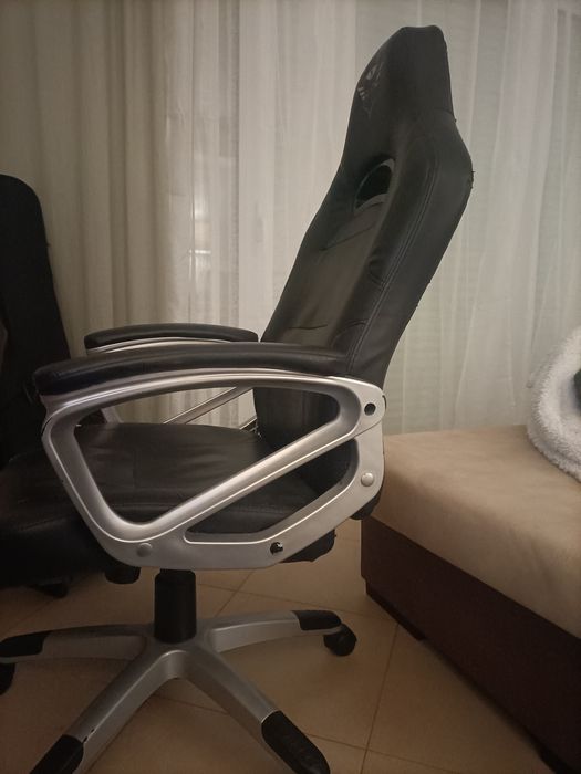 Cadeira Gaming CXT em Pele