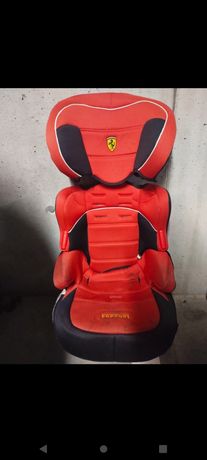 Fotelik samochodowy Ferrari