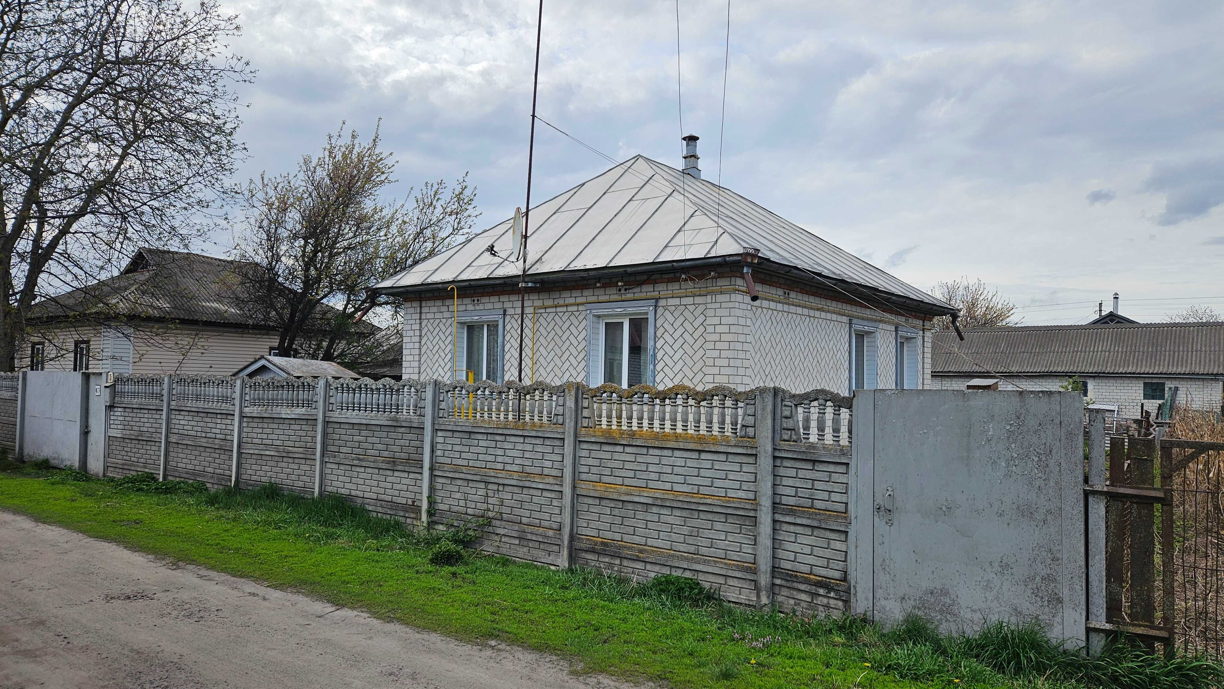 Продам добротний будинок