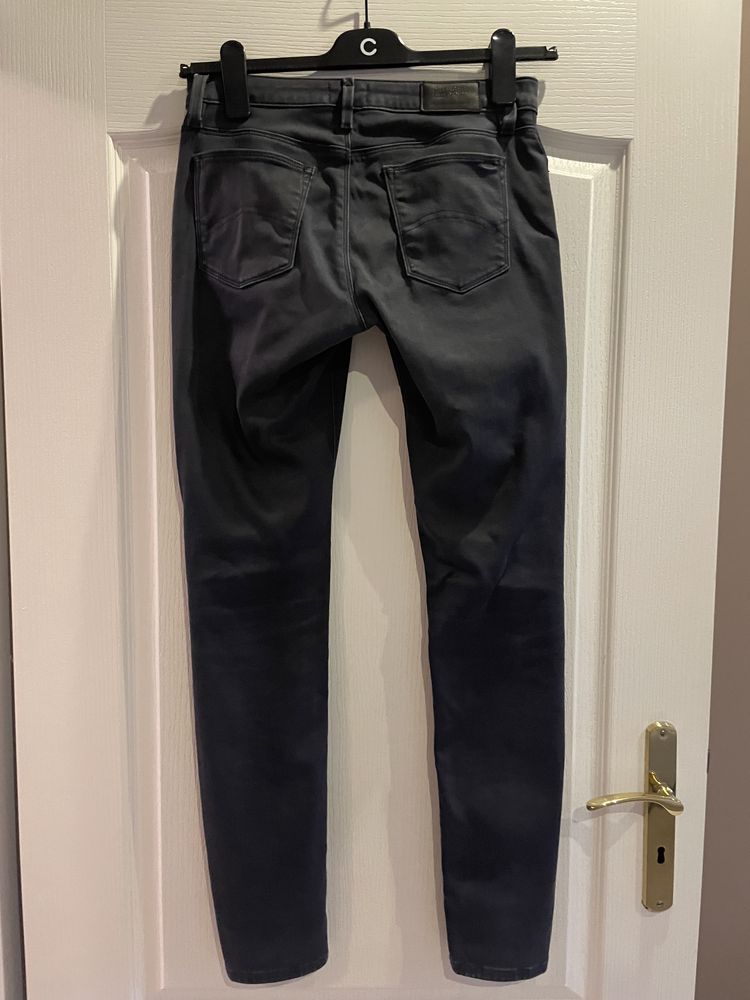 Spodnie damskie, jeans, woskowane, firmy HILFIGER