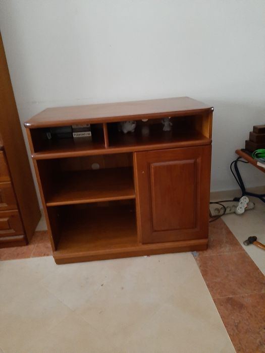 Movel T.V. em pinho maciço