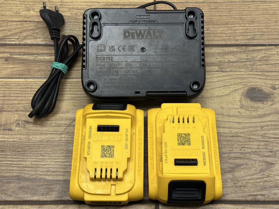Zestaw | dwa akumulatory, baterie 18V 2AH i ładowarka DCB112 DeWalt