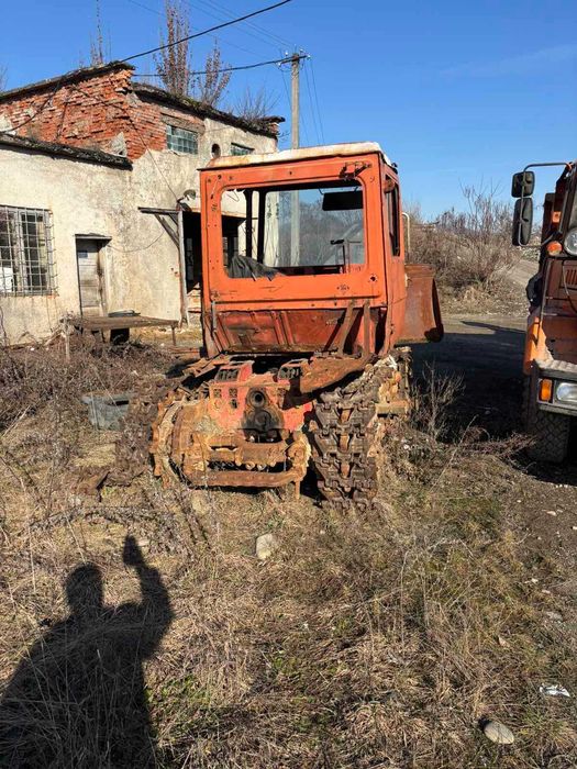 Продам трактор гусеничний бульдозер