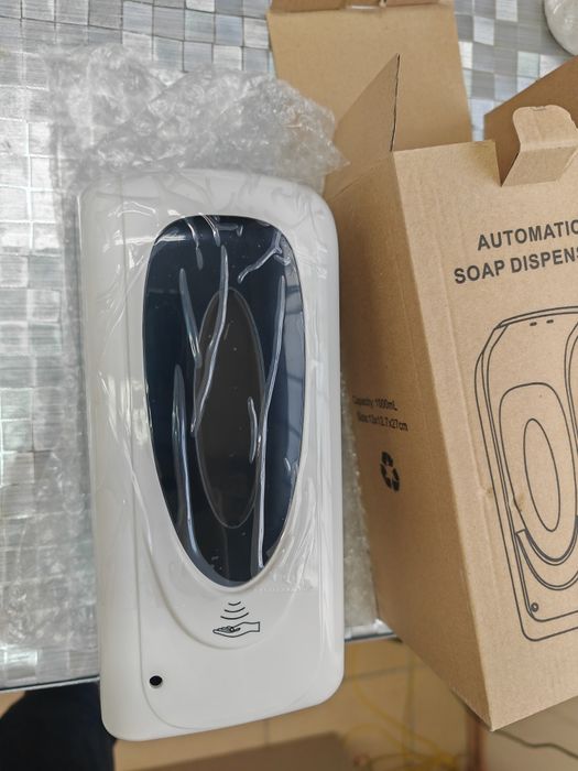 Dozownik płynów w sprayu