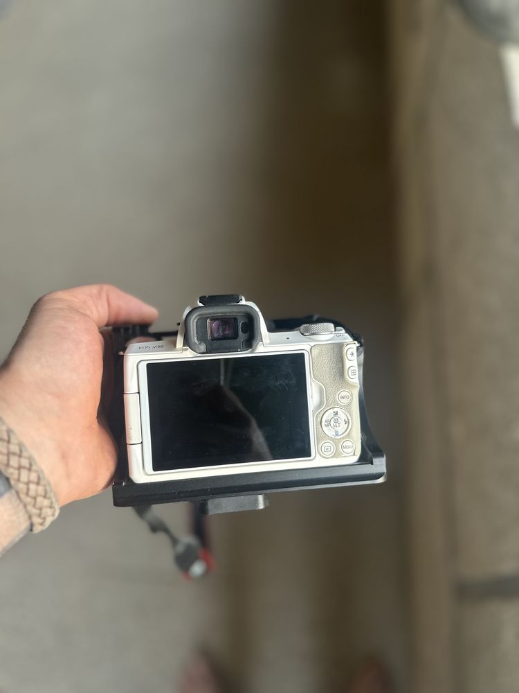 Canon M50 + 3 Lentes EF + Speedbooster Viltrox + Case