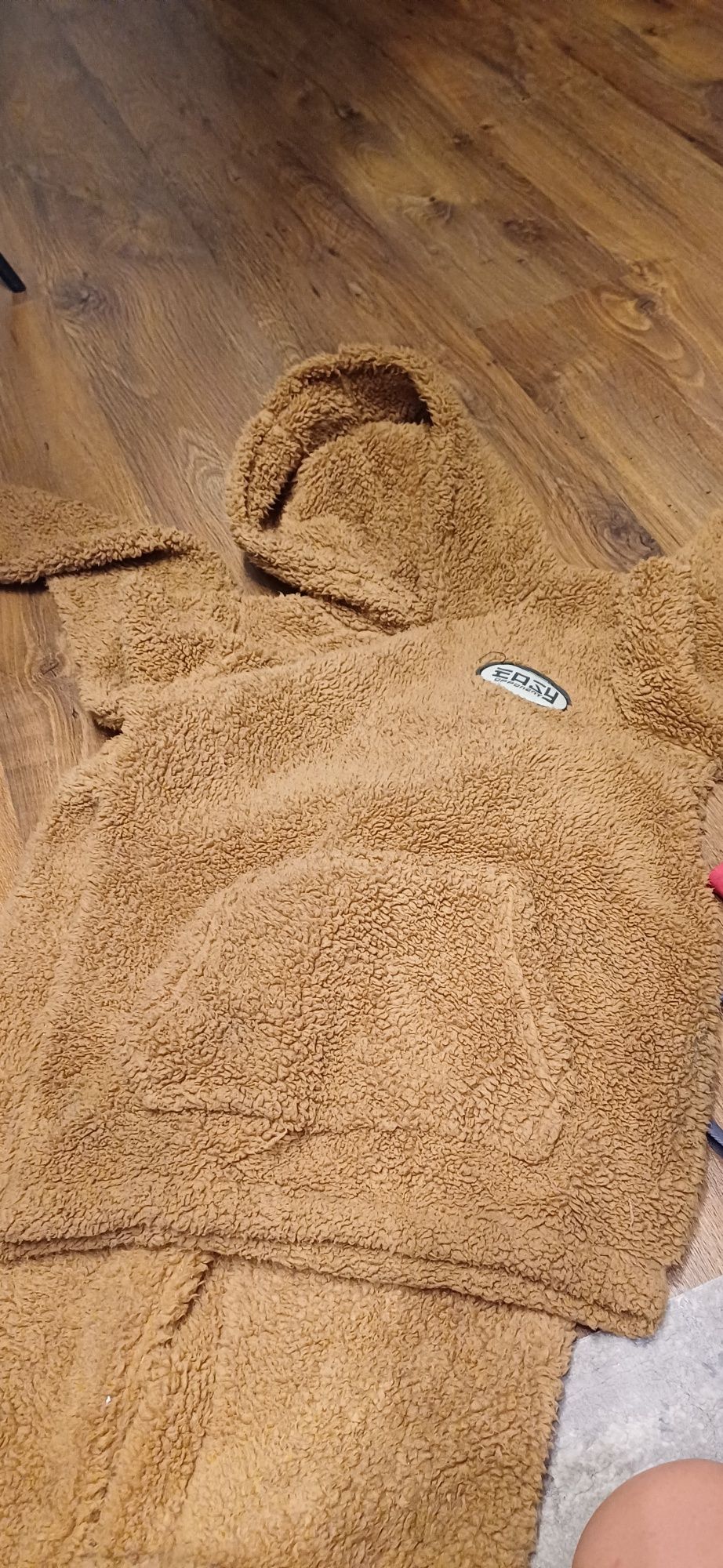 Strój niedźwiedzia/ cieplutki dres roz.134/140