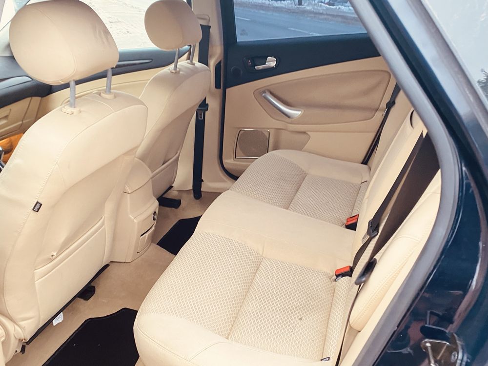 ford mondeo GHIA rok 2007 poj 2,0 bezn przeb 185tyś  zadabny