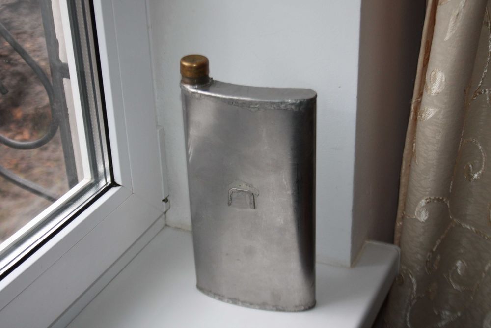 Фляга из нержавейки, 1 литр.