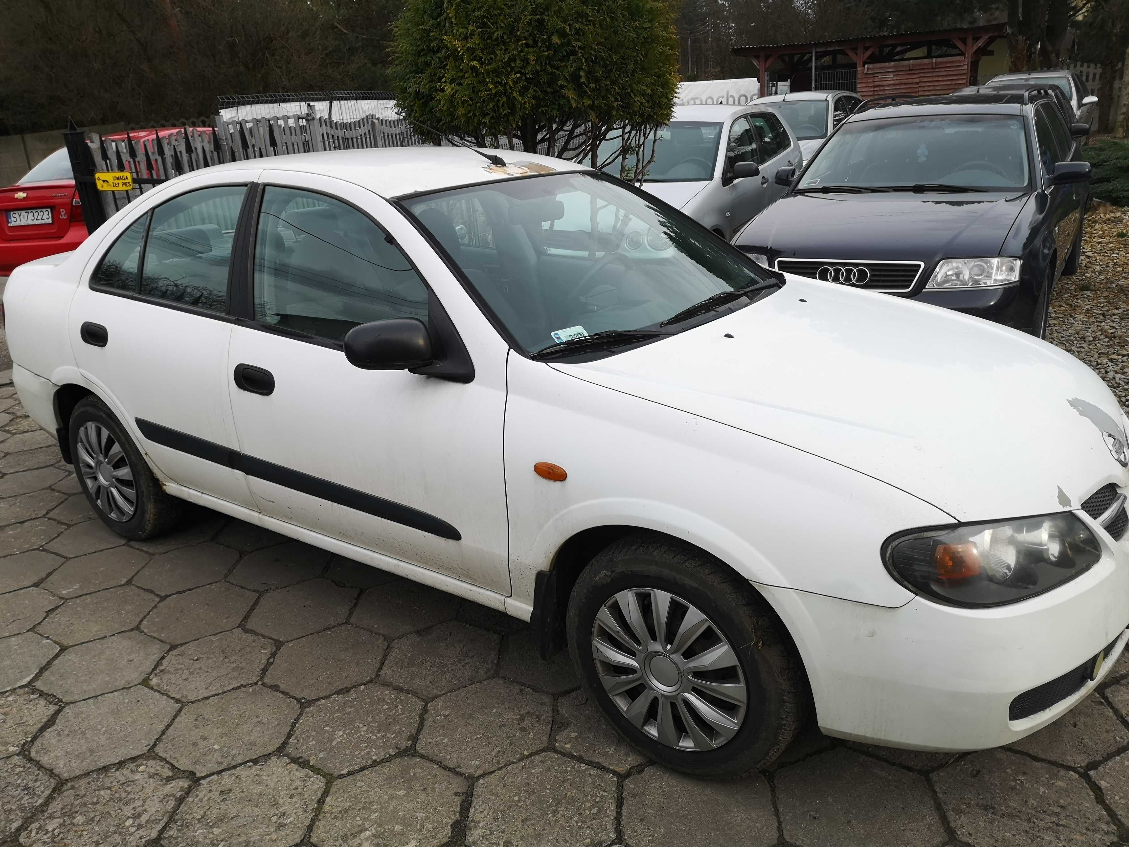 nissan almera 1,5 benzyna