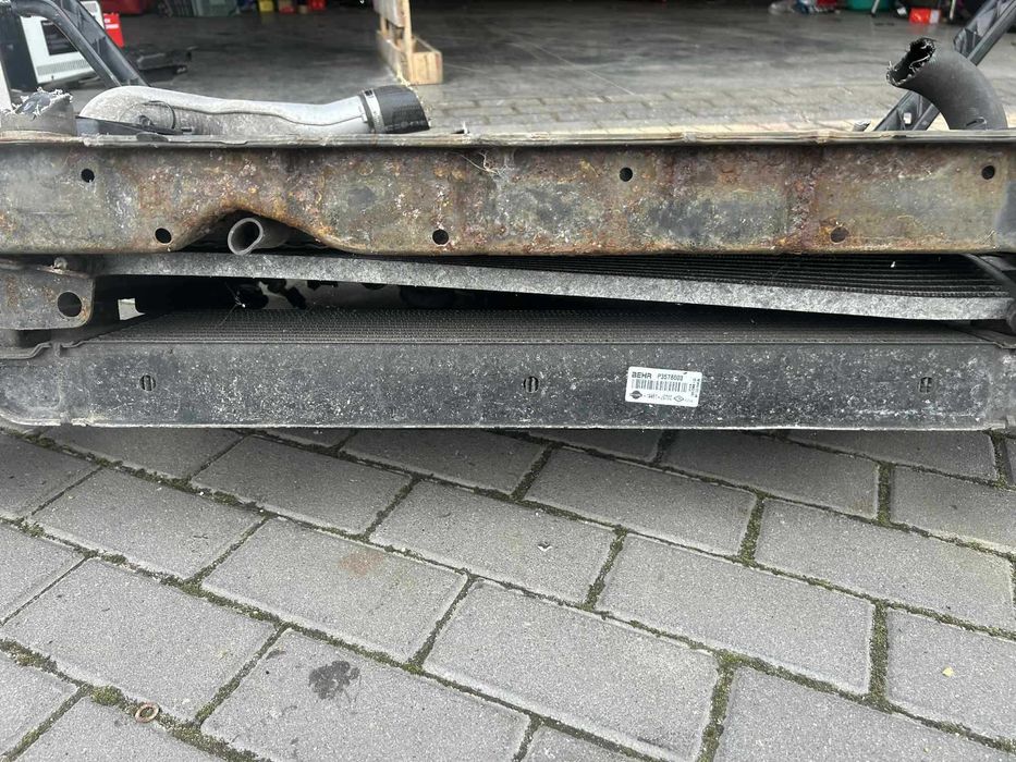 Pas Przedni koleos 2,0