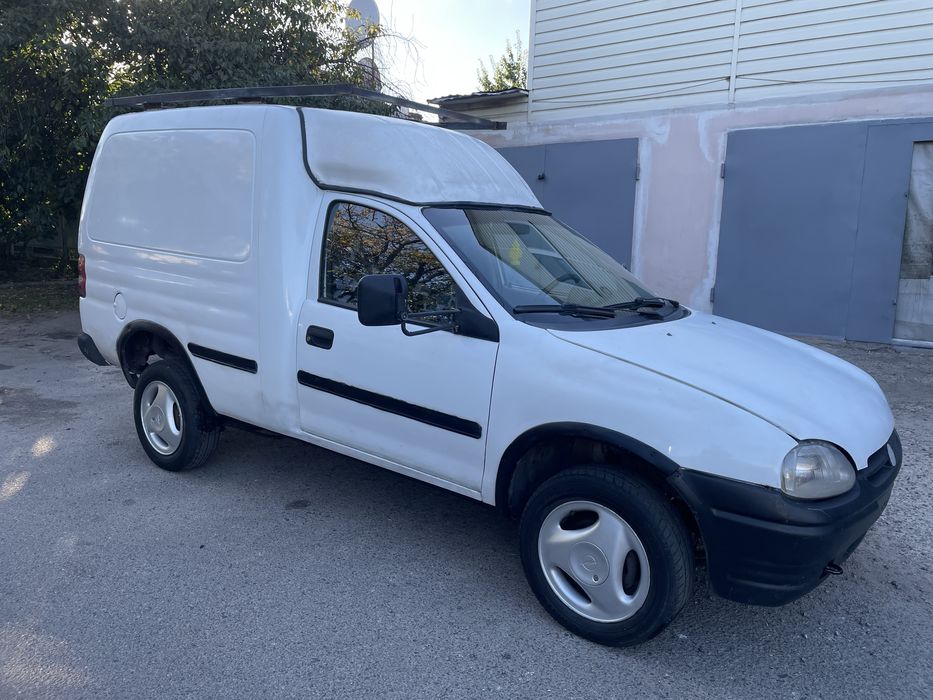Автомобіль Opel Combo не гнилий