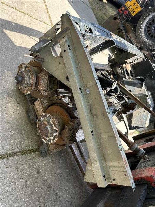 Land Rover Discovery 300 Frente cortada carroçaria