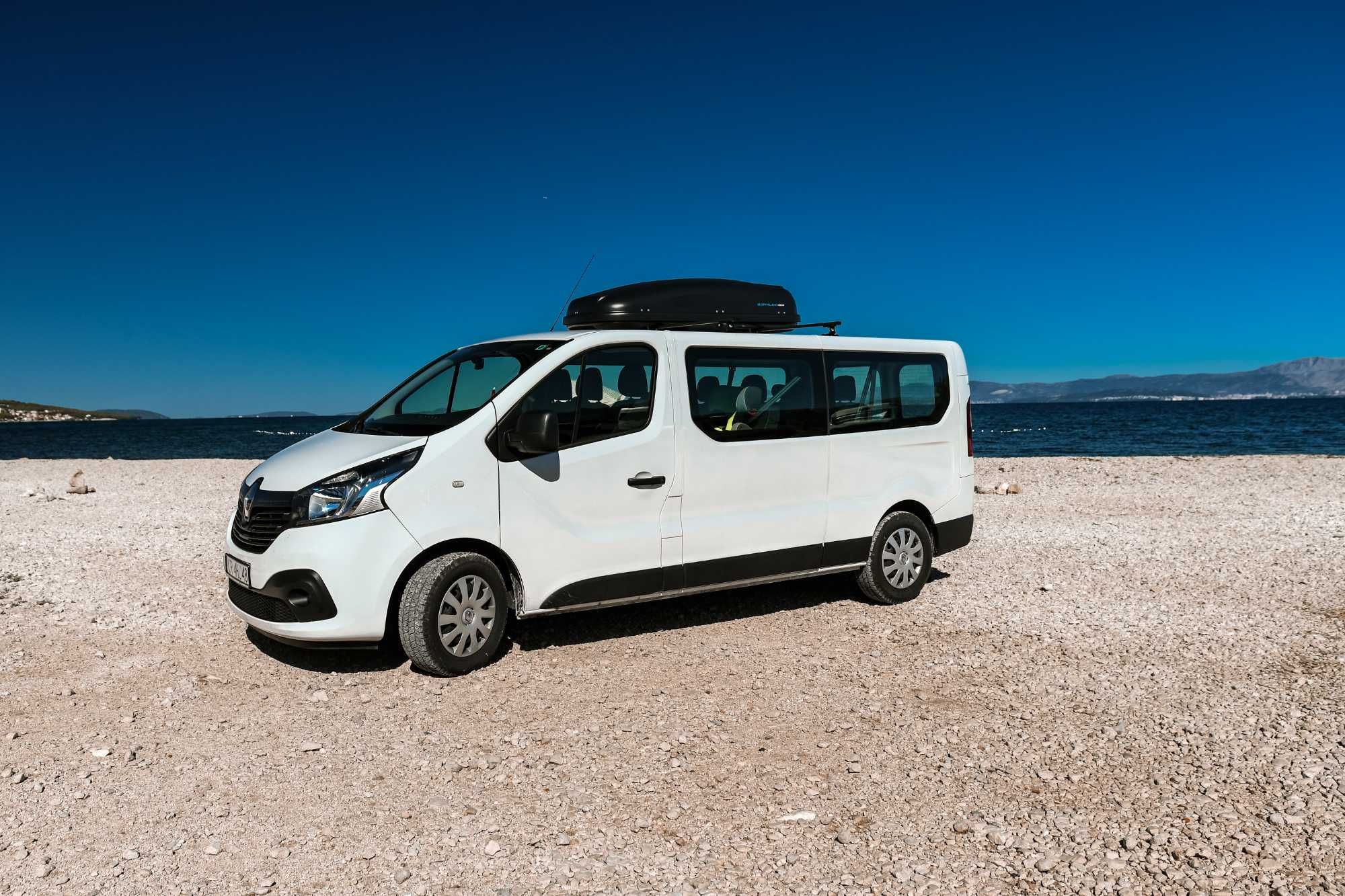 Renault Trafic bus 9 - osobowy wynajem wypożyczenie Kraków
