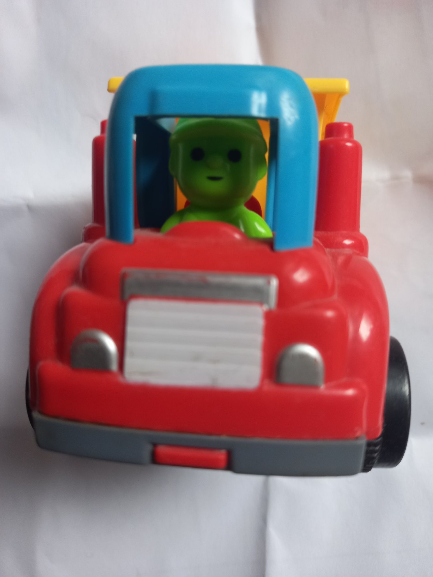 Samochód plastikowy dla chłopca wywrotka