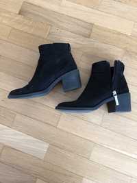 Botas Bershka 37 como novas e botins em pele 36