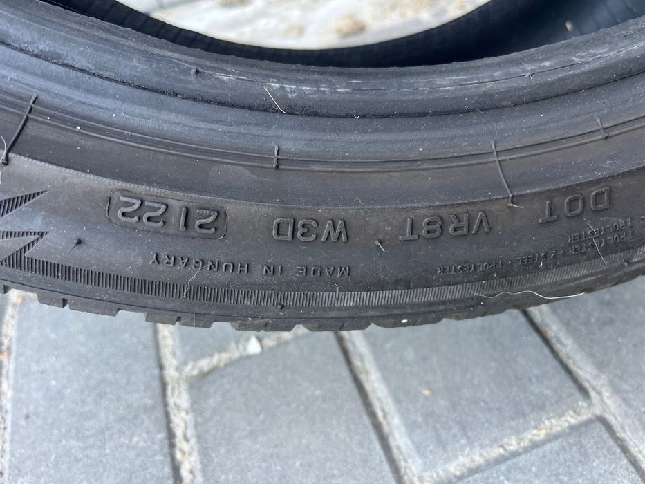 Komplet opon zimowych LM005 Bridgestone 275/35 R19 245/40 R19