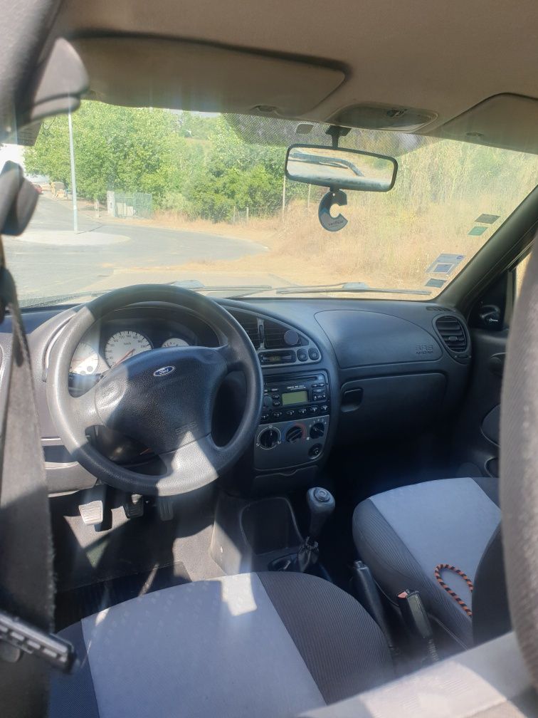 Ford fiest 1.25 GPL 2001