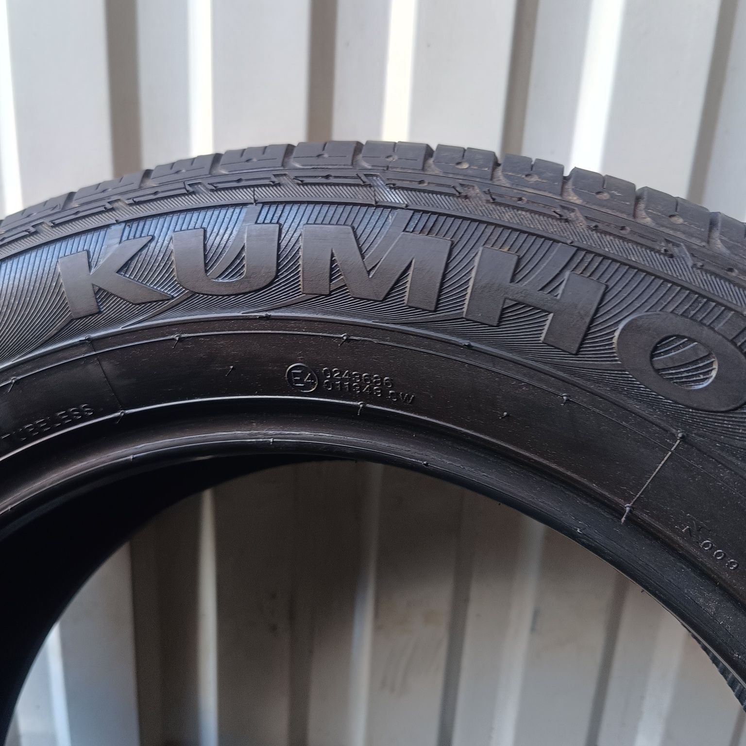Dwie opony Kumho solus kl 21 235/60 r18