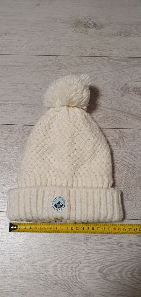 Czapka zimowa damska SUPERDRY z pomponem