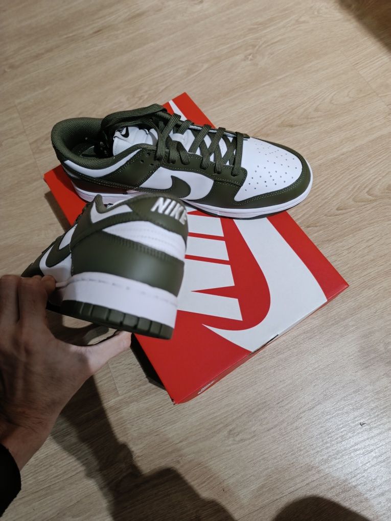 Dunk Low Médium Olive Tamanho 44