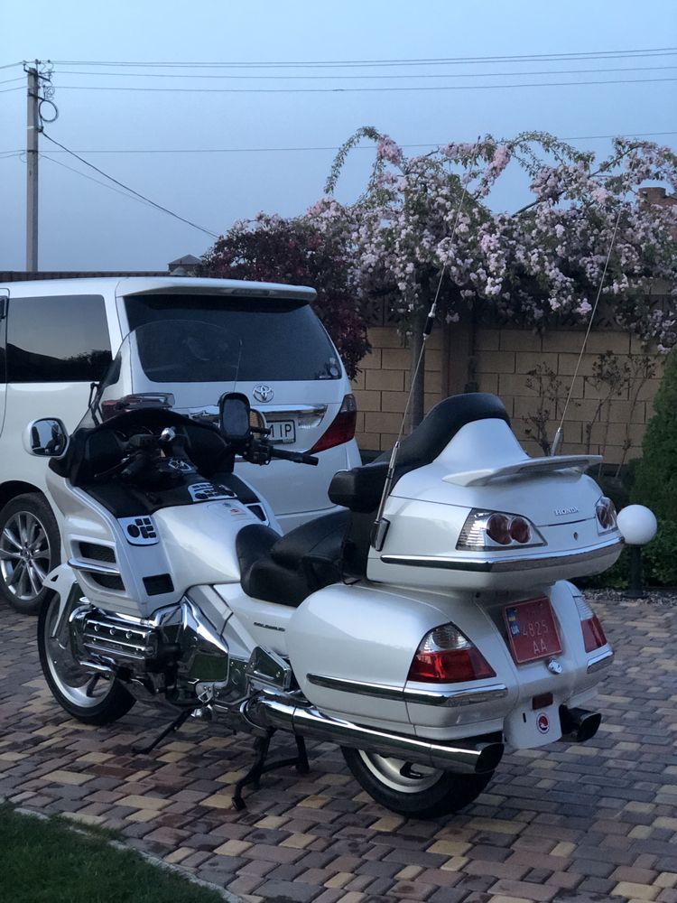 Свіжак! З Японії HONDA GL1800!