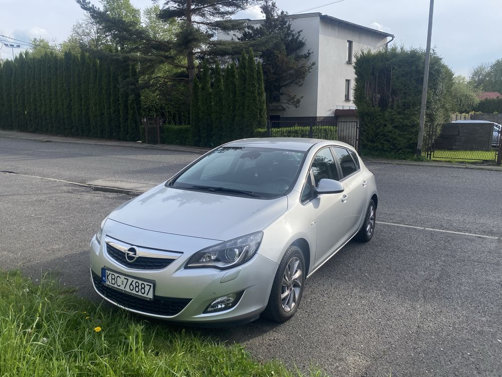 Opel Astra J 120koni 2010 Klima Nowa instalacja LPG 6 biegiów