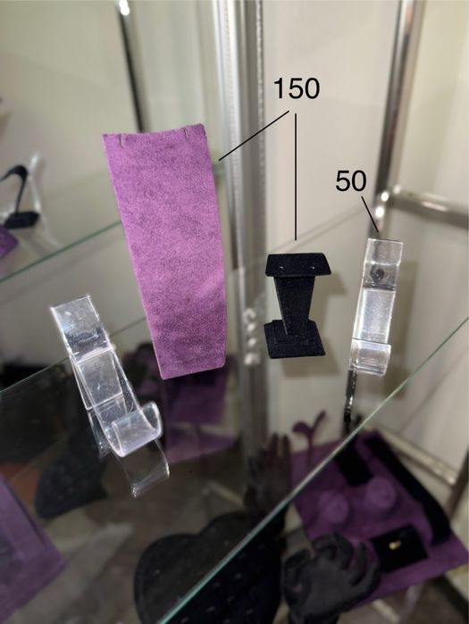 Манекени, підставки для прикрас