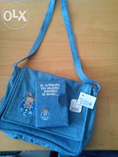 Futebol Clube do Porto livro autógrafos e mala tudo novo vendo/troco