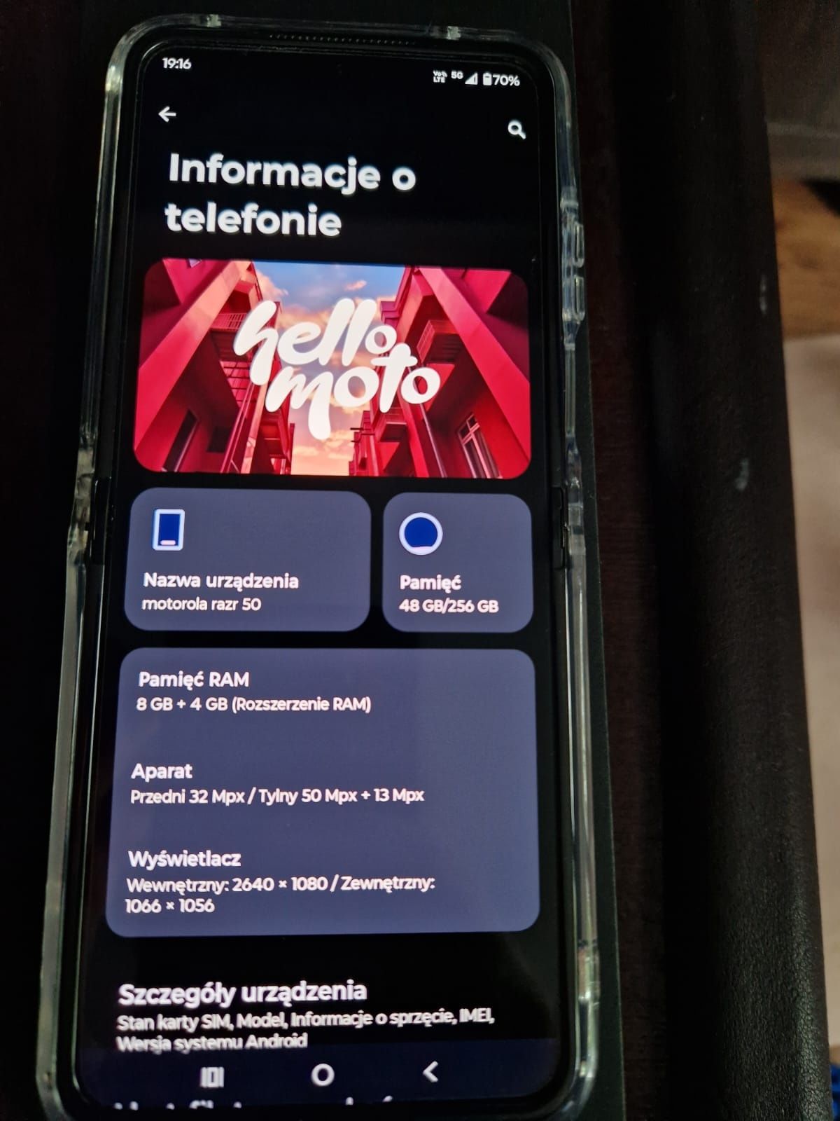 Motorola RAZR 50 8/256GB etui, kabel USB-C