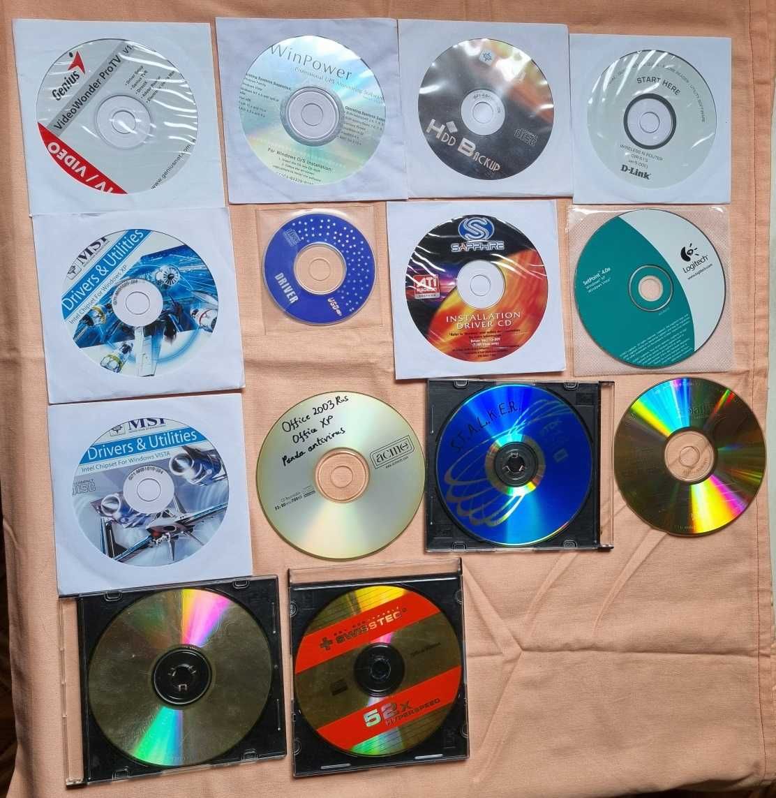 Кассеты  vhs с фильмами, CD-R и DVD-R диски