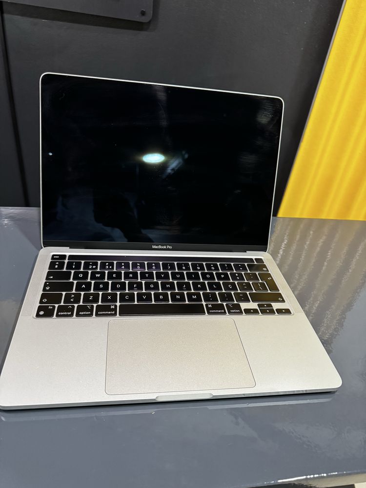 MacBook Pro M2 (2022) – Como Novo | Garantia até Novembro 2026