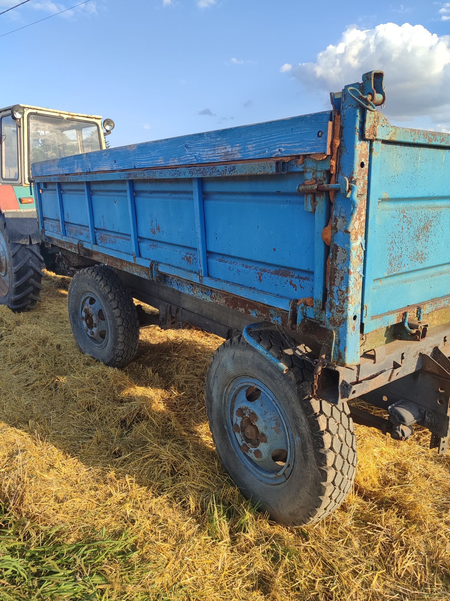 Продам причіп самоскид.