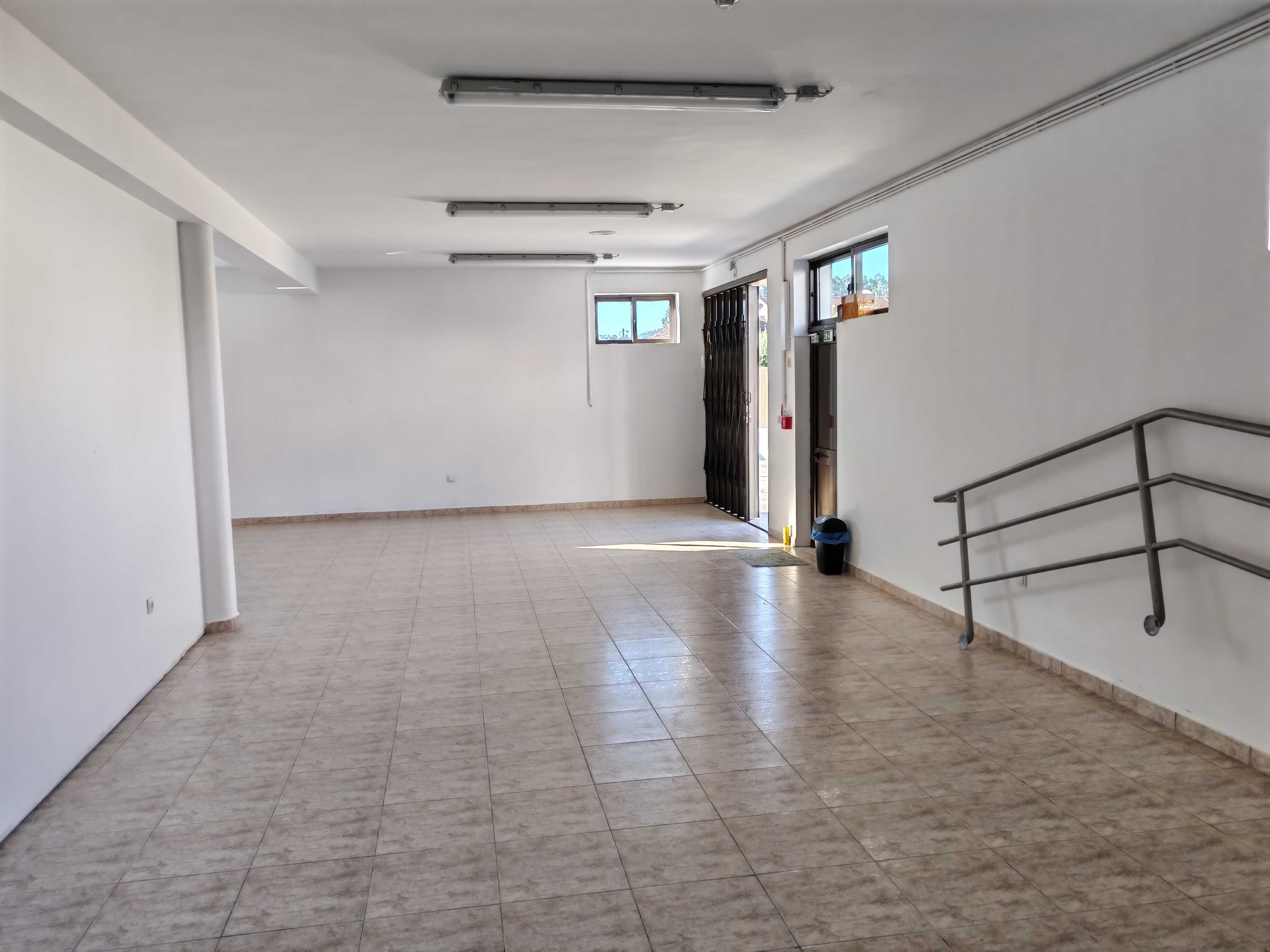 Alugo armazém 125mts