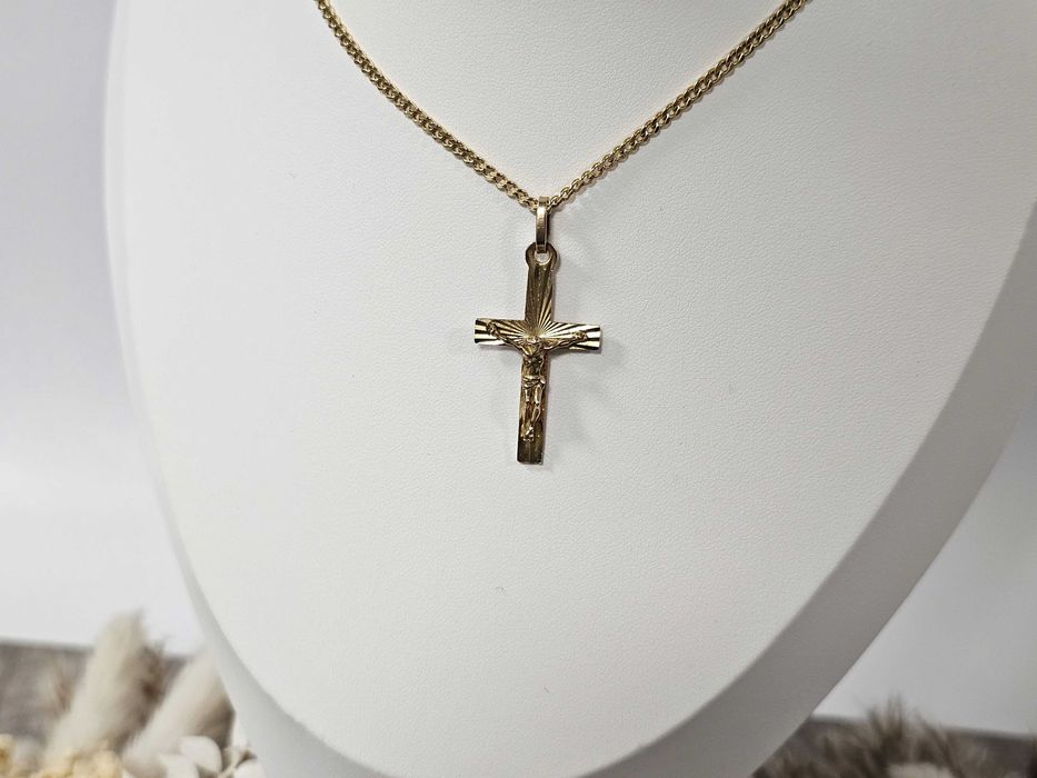 Złota zawieszka krzyżyk próby 585 waga 2,85g wys. 3cm