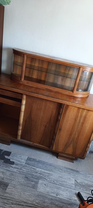 Kredens z dawnych lat