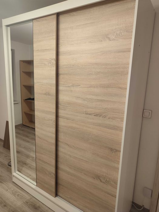 Szafa z lustrem tanio ładna niezniszczona 158x219 rezerwacja