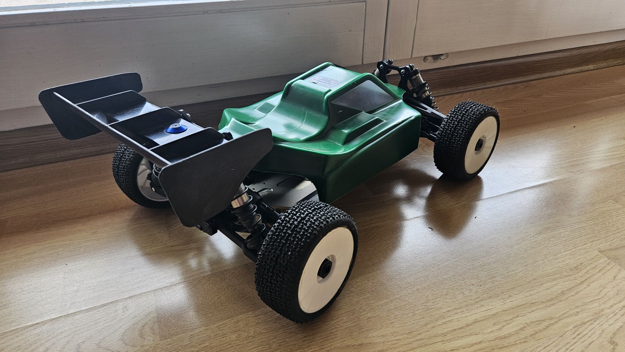 Model RC Xray XB8E 2020 buggy jak nowy