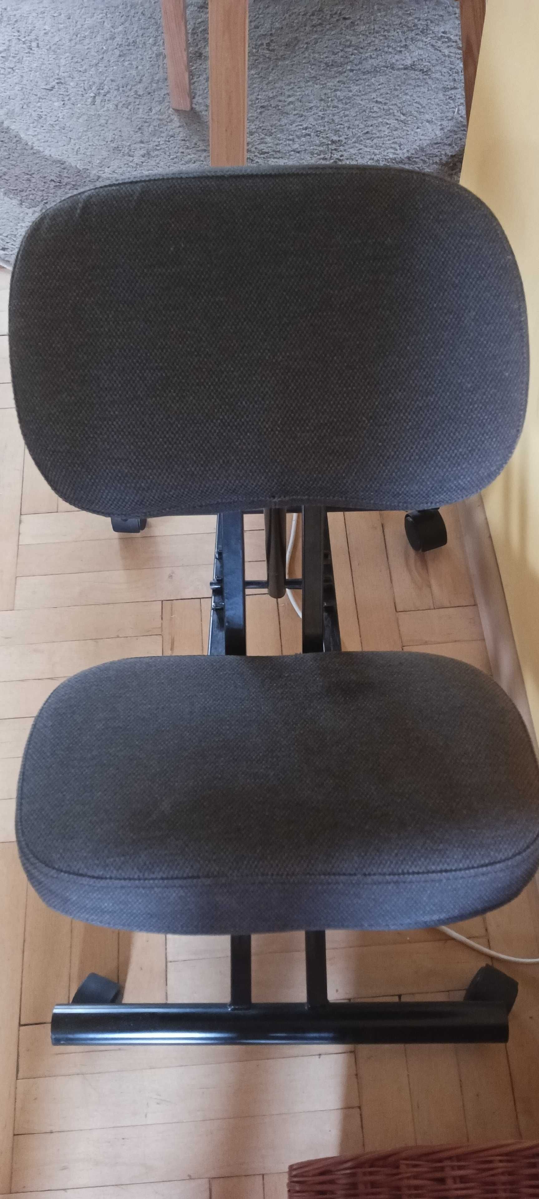 Klęcznik-krzesło